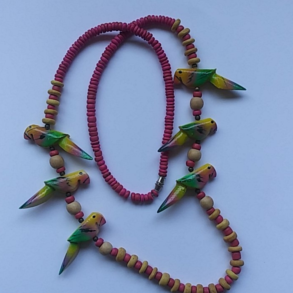 Vintage Wooden Beaded Parrot Neclace